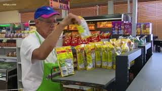 Man loses $1200 at Braum's, stranger returns it
