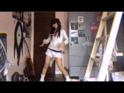 pretty rave girl dance