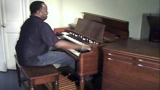 Hammond B3/BV Organ Jazz Demo with Robert Turner