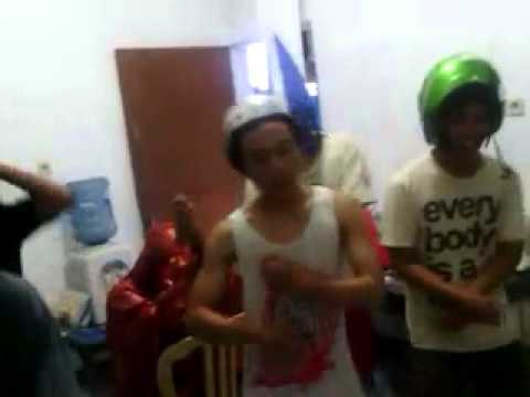 mahasiswa akademi teknologi semarang pekok - pekok'an goyang oplosan