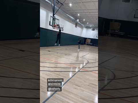 Illinois BIG Dain Dainja Between the Legs Dunk