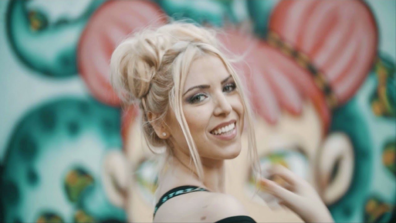 Aina Maro — Love Me Love Me (Nanaé)