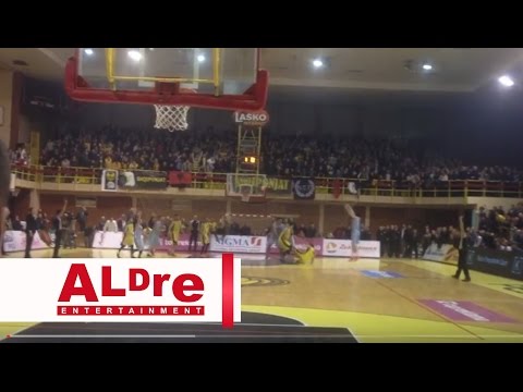KB Peja vs Sigal Prishtina - atmosfera fantastike [HD]