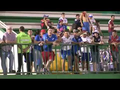 Torcedores do Nacional Ironizam Chapecoense
