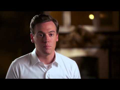 Jersey Boys: Erich Bergen "Bob Gaudio" Behind the Scenes Movie Interview | ScreenSlam