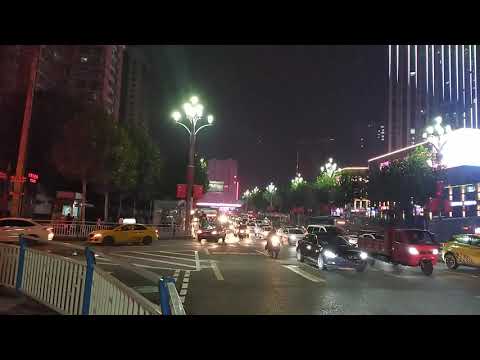 Visão noturna do distrito de Chongqing Kowloon Pa