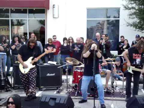 Nicko McBrain - Iron Maiden - McBrain Damage - Number of the Beast 2/14/10 Rock n Roll Ribs