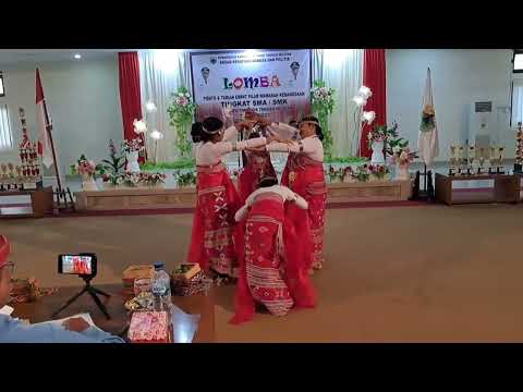 TARIAN KREASI PADA LOMBA PIDATO DAN TARIAN EMPAT PILAR TINGKAT KABUPATEN TTS