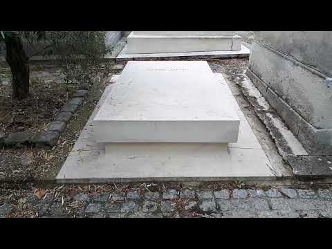 TOMBE DE PHILIPPE LEOTARD AU CIMETIÈRE DU MONTPARNASSE