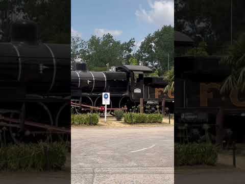 Realmente es enorme la locomotora de la estación de #marcospaz en la provincia de #buenosaires #bsas