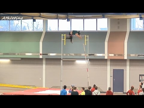 Men Pole vault - 2014 Martlet Classic: David Foley 5.00 meter jump with slow motion