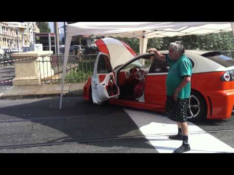 Vecchia Balla Techno! Old woman dance techno