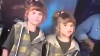 mary kate and ashley olsen singing peanut butter