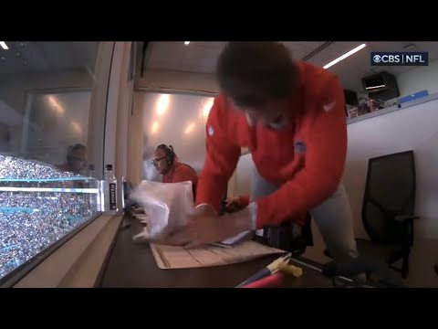 Bills offensive coordinator Ken Dorsey FREAKS OUT in the booth