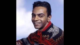 Johnny Mathis -  Autumn In New York.  ( HQ)