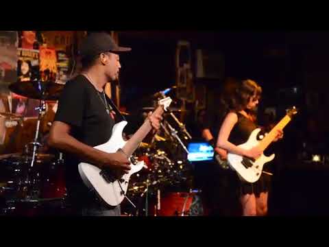 Tony Macalpine w Nili Brosh The Vision Live