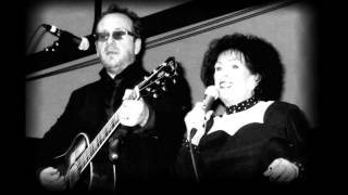 Elvis Costello & Wanda Jackson - Crying Time