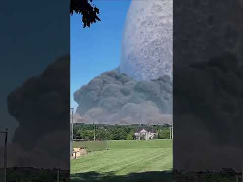 Moon Crashes into Earth part 5  #vfx #vfxediting #moon #space