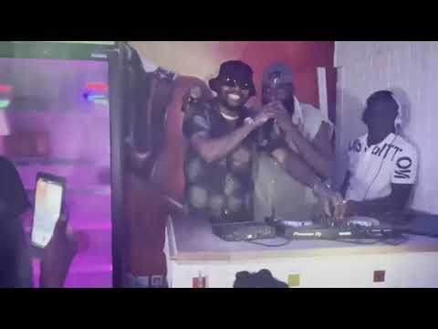 AVEIRO DJESS ET DOLIZIANA DEBORDO FONT LE SHOW