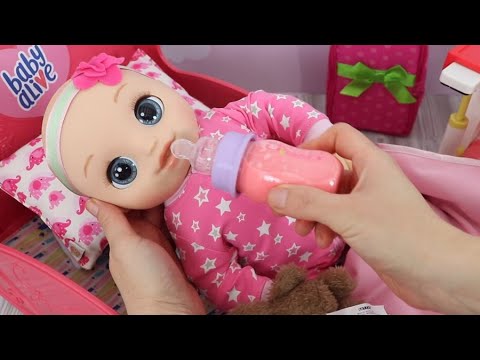 BABY ALIVE ANINHA TOMANDO MAMADEIRA PRA IR À CRECHE