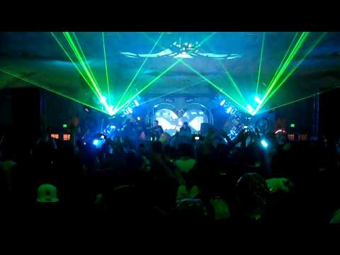 Tritonal @ Love Groove 2011 - Hands to hold me