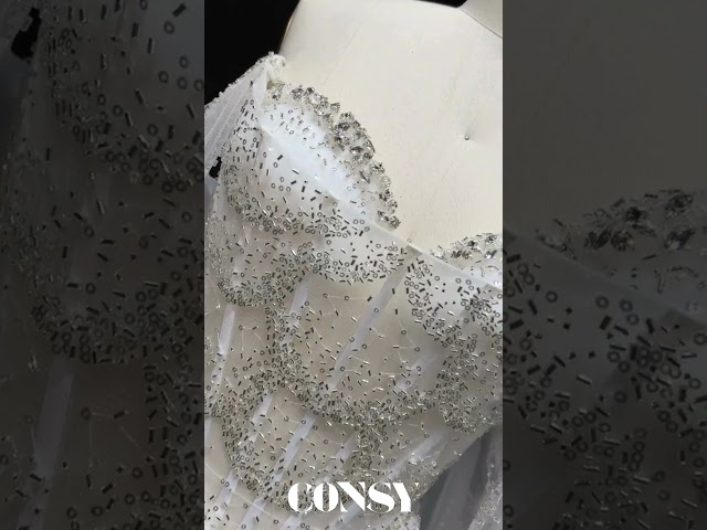فستان سهرة أنيق وفاخر بدون أكتاف للمناسبات