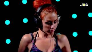 2 Fabiola - Lift You Up (live bij Joe)