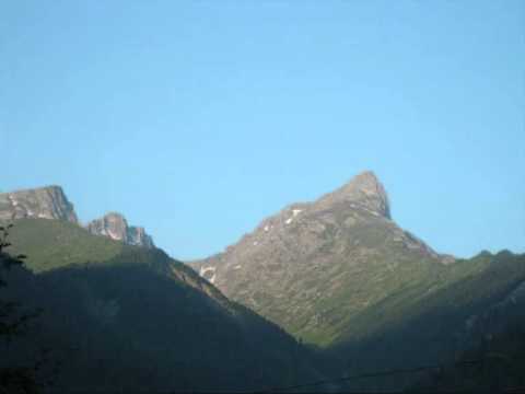 Saddo Khan (Sadiq Ali) singing Raga Pahadi