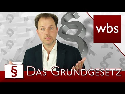 Jura Basics: Das Grundgesetz | Rechtsanwalt Christian Solmecke
