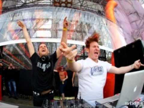 david tort, axwell, dimiri vegas vs kings of leon -- one look is on fire (gabriel & dresden mashup)