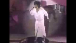 Patti Labelle   Isn&#39;t it a shame