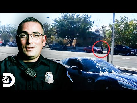 Hombre con rifle comienza largo ataque contra policías | Mirada Policial | Discovery Latinoamérica