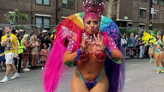 Notting Hill Karnavalı 60. yılında Batı Londra’ya döndü