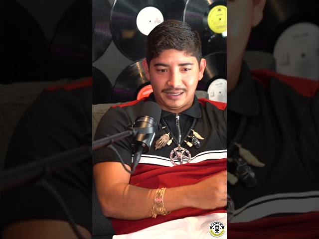 Vídeo relacionado con Velón Negro Consagrado con Esencia de la Santa Muerte Ritual de Total Protección para Peticiones, Ofrendas y Altares Vela Negra con incienso y ofrendas
