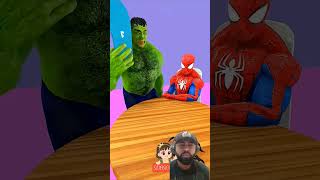 Homem aranha corre atrás do Hulk #shorts #hulk #spiderman