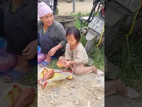 OMG The Orphan Girl Is In trouble Please help Like And Watch Full Vidoe🙏🏻#orphan #orphangirl