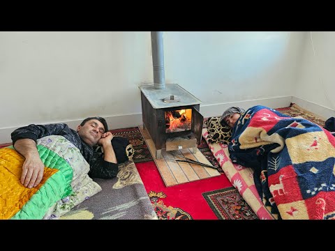 Mountain Cabin Life (Off-Grid) - How Does This Resilient Couple Survive?