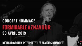 Richard Groulx interprète &quot;Les plaisirs démodés&quot; de Charles Aznavour au Silo à Marseille