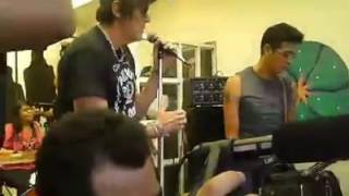 Richie Ramone Somebody put something in my drink en Ramones casaclub