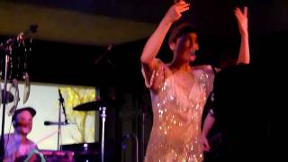 Little Dragon - Runabout LIVE HD (2011) First Fridays @ Natural History Museum