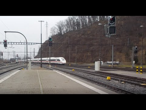Durchfahrt des ICE nach Chur am Bahnhof Ziegelbrücke