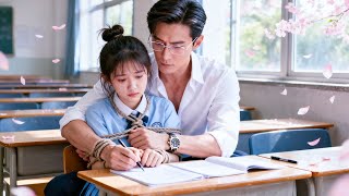 One Night with a 40yo Man—19yo Girl Finds He's Her Professor, Doted on & Pregnant!