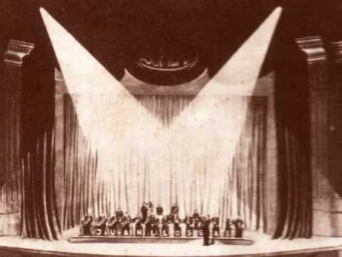 Juan Llossas' Orchestra, Voc. Leo Monosson - Singen leis' die Geigen (Tango)