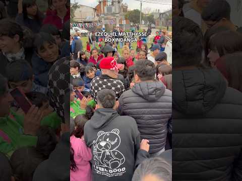 EZEQUIEL MATTHYSSE con sus fans (Merlo Buenos Aires)
