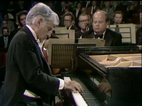 Bernstein performs Gershwin Rhapsody in Blue 1/2