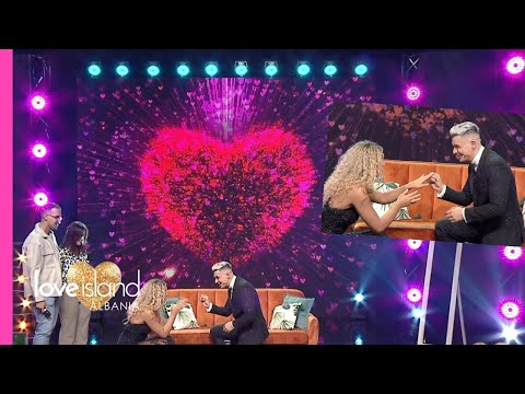 Arlind i propozon Uedës në Love Island Albania, Amadea këndon para krushqve dhe familjes së saj