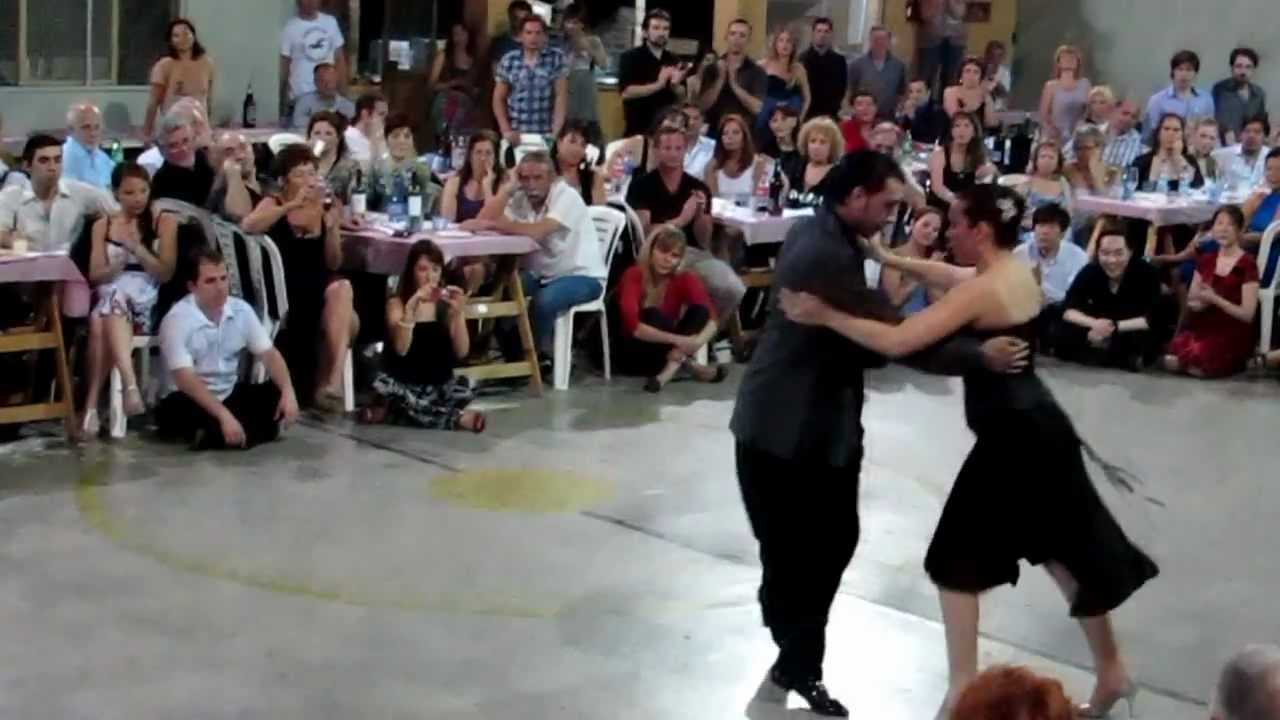 PAOLA SANZ y FACUNDO DE LA CRUZ - LA MILONGA DEL MORAN - PABELLON DE LAS ROSAS 2/4