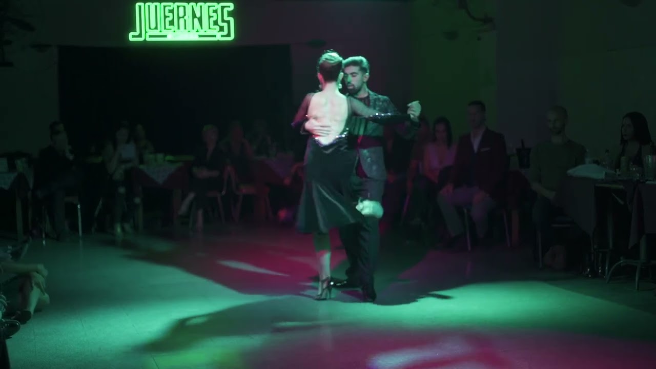 Fernando Carrasco y Jimena Hoffner en Juernes Milonga