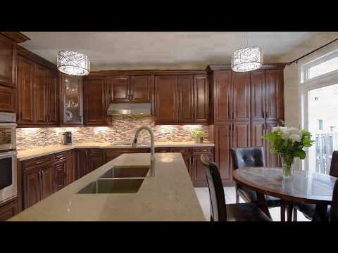 153 Russell Jarvis Dr, Markham, ON L3S 4L2