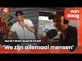 Kom d'r bie: Enschedese rapper ‘Blauwdruk’ leefde op straat en wil de jeugd daar nu weghouden